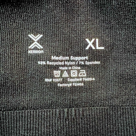 Xersion Sports Bra, Front Zip, Medium Support, Seamless, Black, Size XL, NEW - Picture 7 of 7